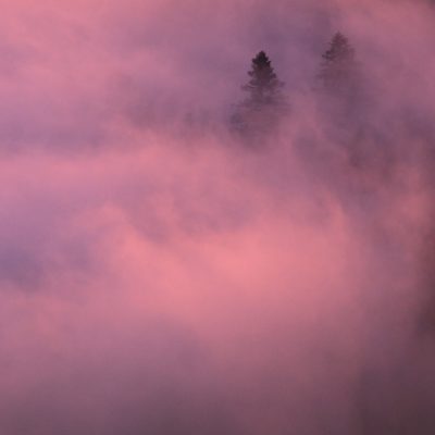 brume-en-montagne-au-lever-du-soleil